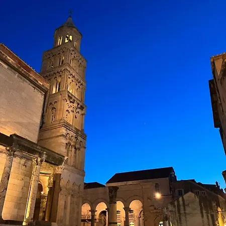 Sunny Corner 公寓 *